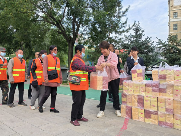 清涧县政协开展 “喜迎二十大 政协委员在行动”中秋慰问活动