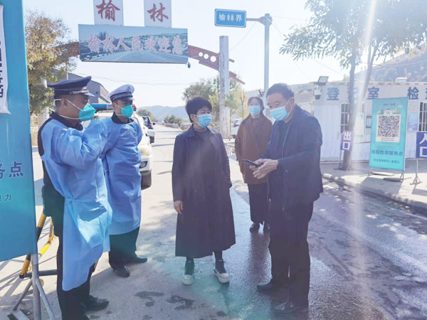    清涧县政协主席刘建华调研当前重点工作