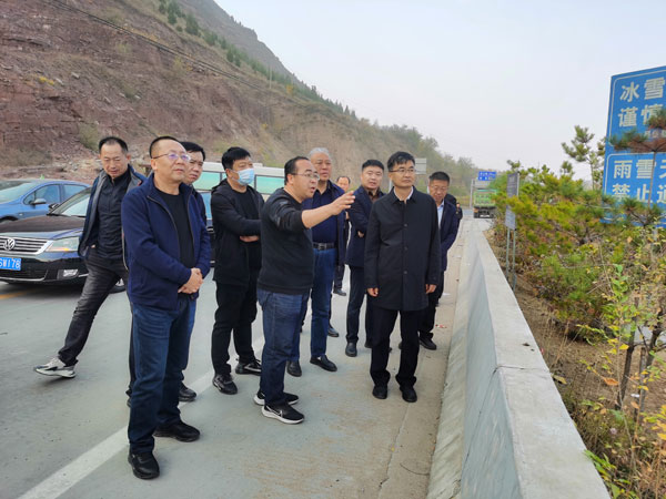 榆林市政协副主席拓耀飞一行赴吴堡调研水资源保护和利用情况