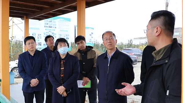 绥德县政协主席孙虎生带队赴子洲考察学习