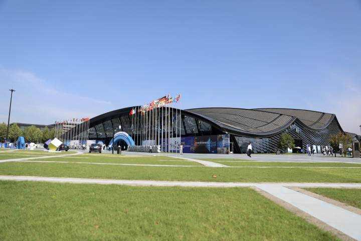 互聯(lián)“網(wǎng)”事 歷“久”彌新 寫(xiě)在2022年世界互聯(lián)網(wǎng)大會(huì)即將召開(kāi)之際