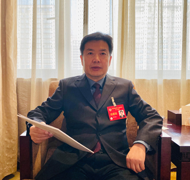 李向东委员：打造高技能人才队伍 助力建设制造强国
