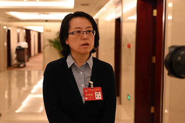 李臻委员：对药品包装进行适老化改进