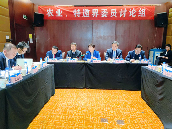 刘荣贤在参加农业、特邀界委员讨论时指出：以实干实绩展现新时代政协委员新风采