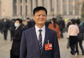楊春平代表：聚焦農(nóng)村產(chǎn)業(yè)發(fā)展 讓鄉(xiāng)村人才“引進(jìn)來(lái)”“留得住”