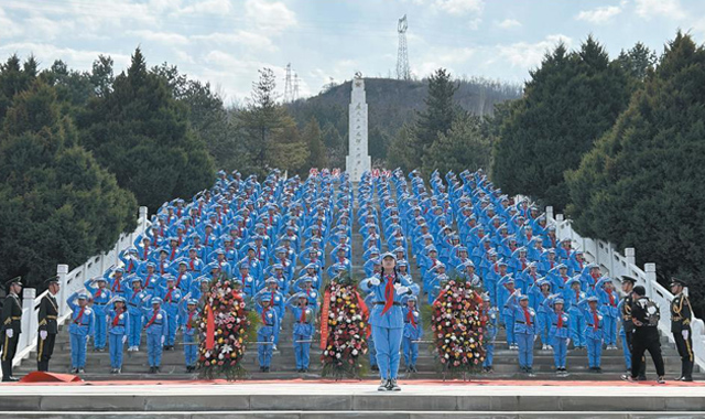 延安市举行“红领巾心向党”清明祭英烈主题教育示范活动
