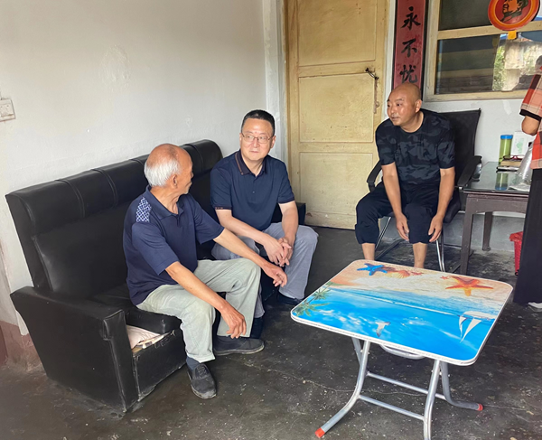 勉县政协开展“七一”走访慰问活动