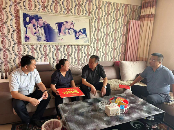 定边县政协：“八一”慰问送温暖 拥军优属叙关怀