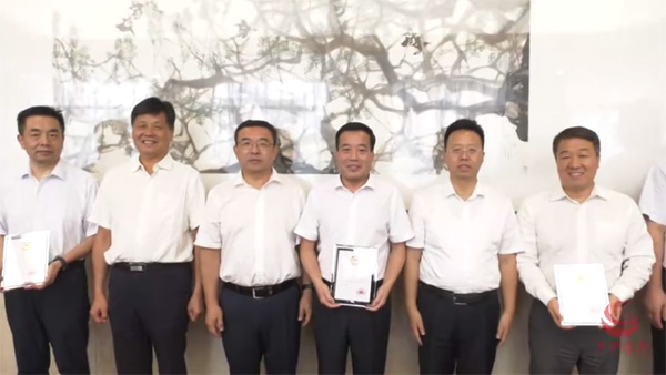 省政协医卫体委举行参政议政人才库特聘专家聘任证书颁发仪式 高岭出席