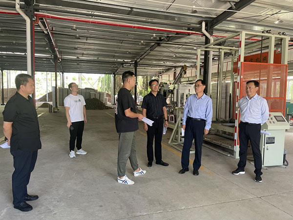 宁强县政协调研天麻产业园建设