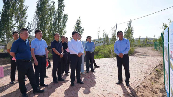 榆林市政协副主席高怀和视察中药材产业 助推矿山生态环境治理情况