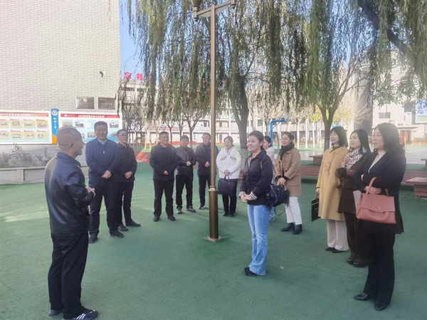 绥德县政协开展全县千人以上校园电视台建设情况视察活动
