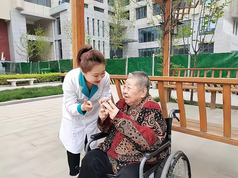 “最美养老护理员”陈倩：养老是我终生奋斗的事业