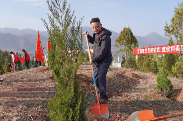 山陽(yáng)縣開(kāi)展2024年春季義務(wù)植樹活動(dòng)