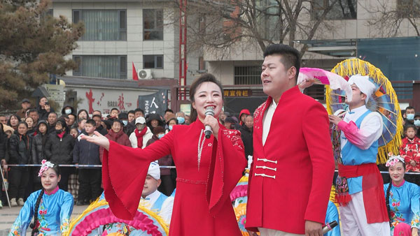 神木：鑼鼓喧天鬧新春 火紅秧歌拜大年