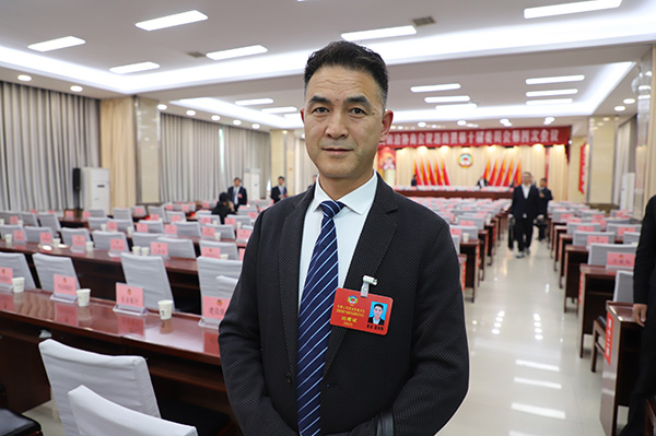 熱點建言|屈向陽委員：加強對自媒體的監(jiān)管 守護清朗網(wǎng)絡空間