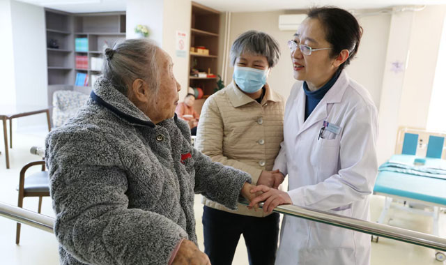 司冬梅委員：努力做“夕陽紅”溫暖的守護(hù)者
