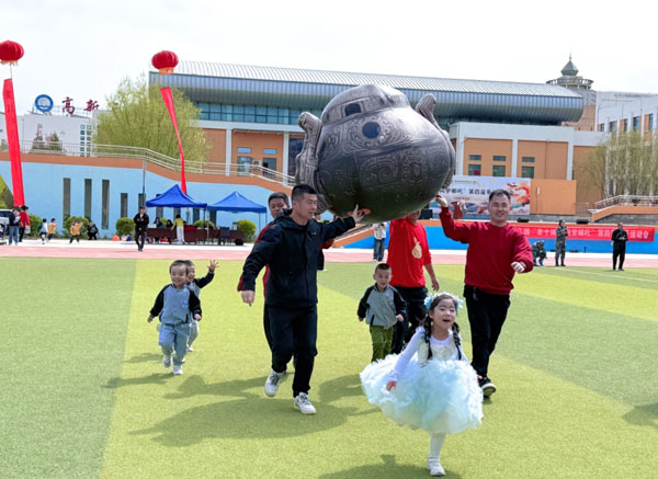 榆林高新區(qū)第四幼兒園舉辦“親子鬧海，同夢哪