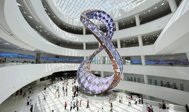 西安：科技館里樂享“五一”