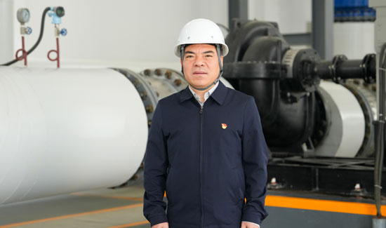 馮五一：做企業(yè)發(fā)展“領(lǐng)頭羊” 當(dāng)一線職工“貼心人”