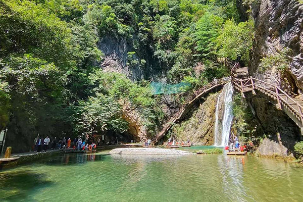 商南“五一”假期旅游市場人氣火爆