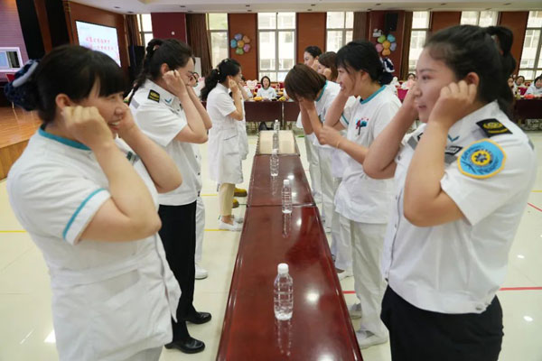 心系白衣暖杏林，情滿芳華護(hù)安康 榆林市第一