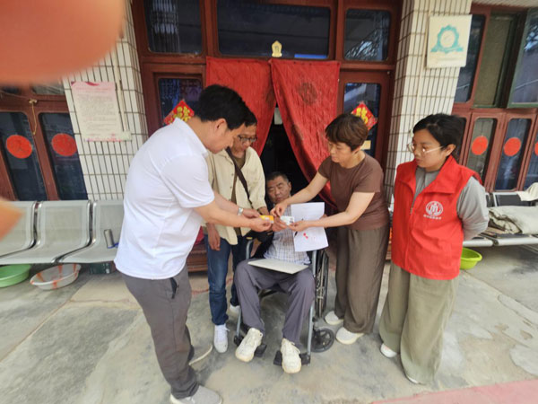 西安市碑林區(qū)馬廠子社區(qū)運用“融救聯(lián)助”模式為弱勢群體筑起保障網(wǎng)