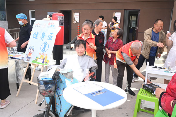 渭濱區(qū)長嶺社區(qū)開展“嶺里十八匠”活動