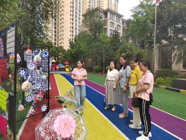 渭濱區(qū)殘聯(lián)攜手關工委開展愛心捐贈活動