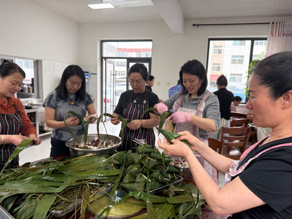 榆陽公路段開展“粽香傳情 端午同樂”活動