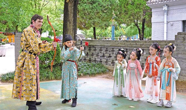 組圖｜多彩節(jié)日 別樣快樂(lè)