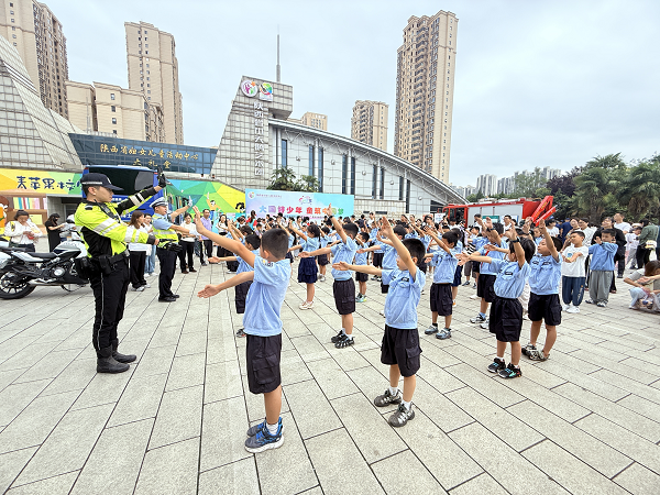 2025年慶“六一”少兒職業(yè)體驗(yàn)嘉年華歡樂啟
