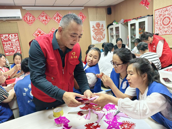 榆林佳县开展“助老员”手工技能培训活动
