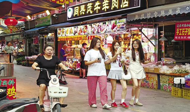 從“買菜”到“體驗(yàn)式消費(fèi)” 年輕人為什么