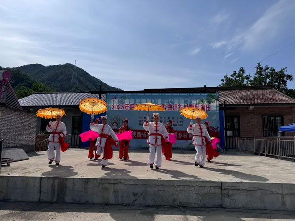 鳳縣黃牛鋪鎮(zhèn)：文化送到咱村口 惠民演出暖心