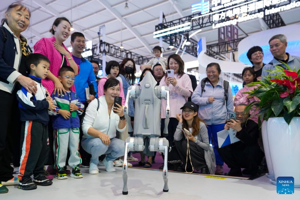 High-tech exhibits displayed at 9th Chin