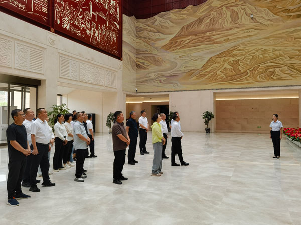 榆陽區(qū)政協(xié)到綏德縣開展革命傳統(tǒng)教育活動