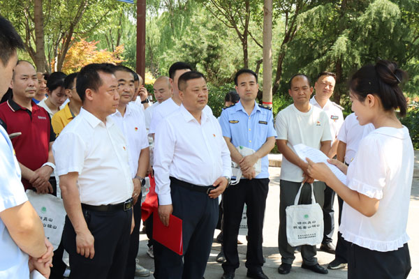 寶雞市鳳翔區(qū)交通運(yùn)輸局開展主題黨日活動
