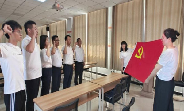隴縣縣委宣傳部機(jī)關(guān)黨支部開展主題黨日活動