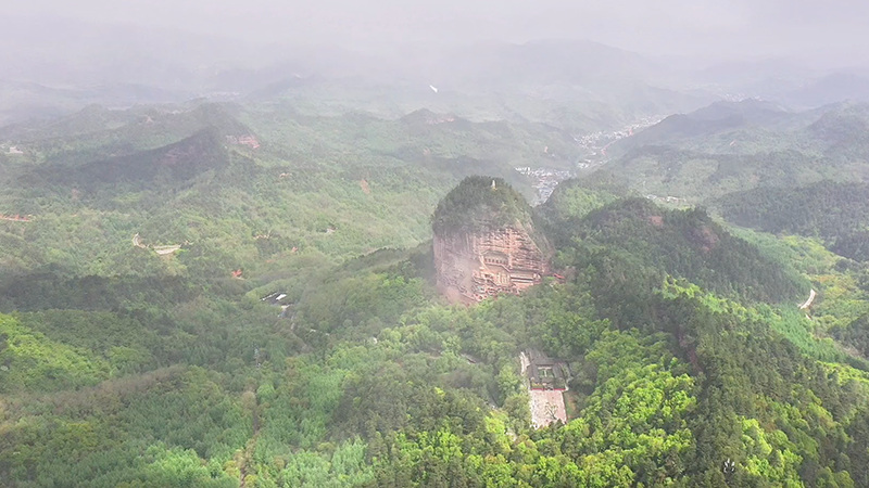 Discovering millennia of civilization carved in cliffs: Russian journalists explore Maiji Mountain