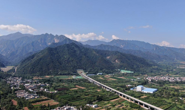 西康高鐵全線完成橋梁架設(shè)