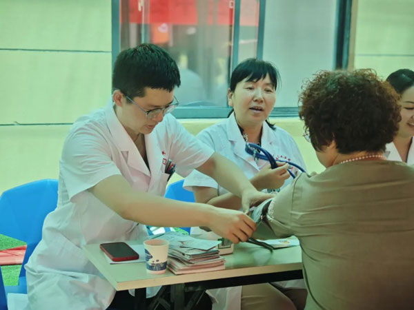 寶雞市人民醫(yī)院：中醫(yī)急救暖流潤澤鳳縣門球盛會