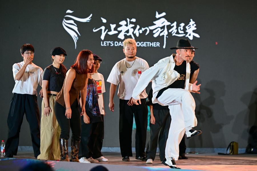 International dancers strum cross-cultural chords in Xinjiang