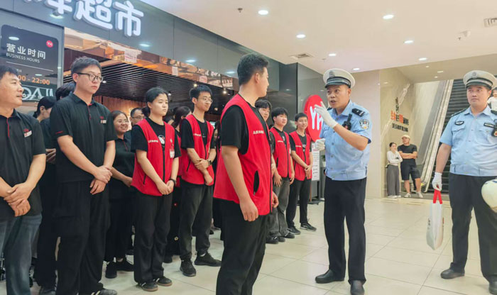 把安全知識(shí) 送到群眾身邊