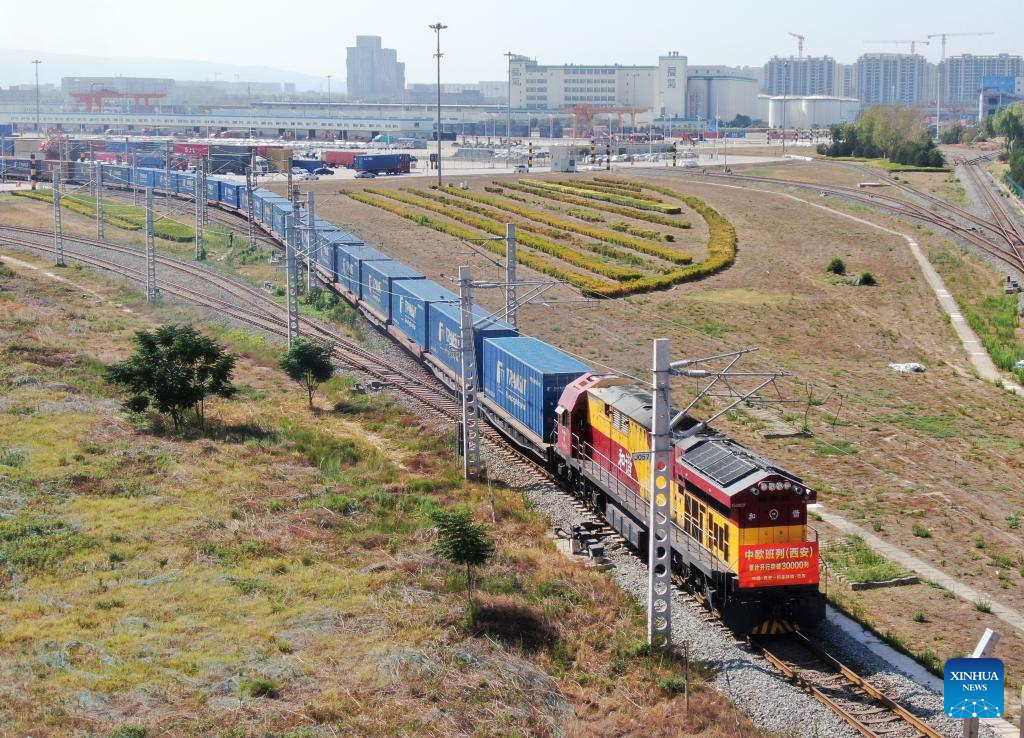 Total number of China-Europe freight trains departing from Xi'an exceeds 30,000