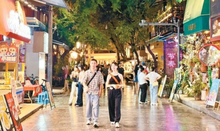 消費(fèi)“新夜態(tài)”點(diǎn)亮城市夜經(jīng)濟(jì)