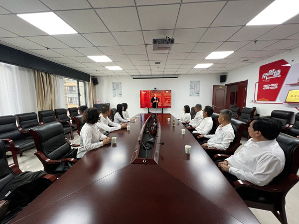 民進(jìn)榆林市委會(huì)機(jī)關(guān)組織集中收看紀(jì)念中國(guó)人民抗日戰(zhàn)爭(zhēng)暨世界反法西斯戰(zhàn)爭(zhēng)勝利80周年大會(huì)直播