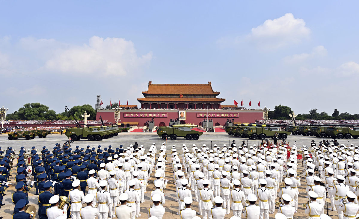 V-Day parade receives high praise from world leaders