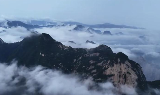 秋雨初霁 华山云海宛若水墨画卷