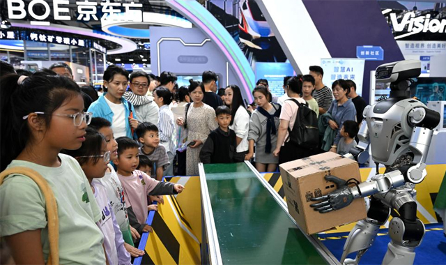 在世界制造业大会看机器人大显身手